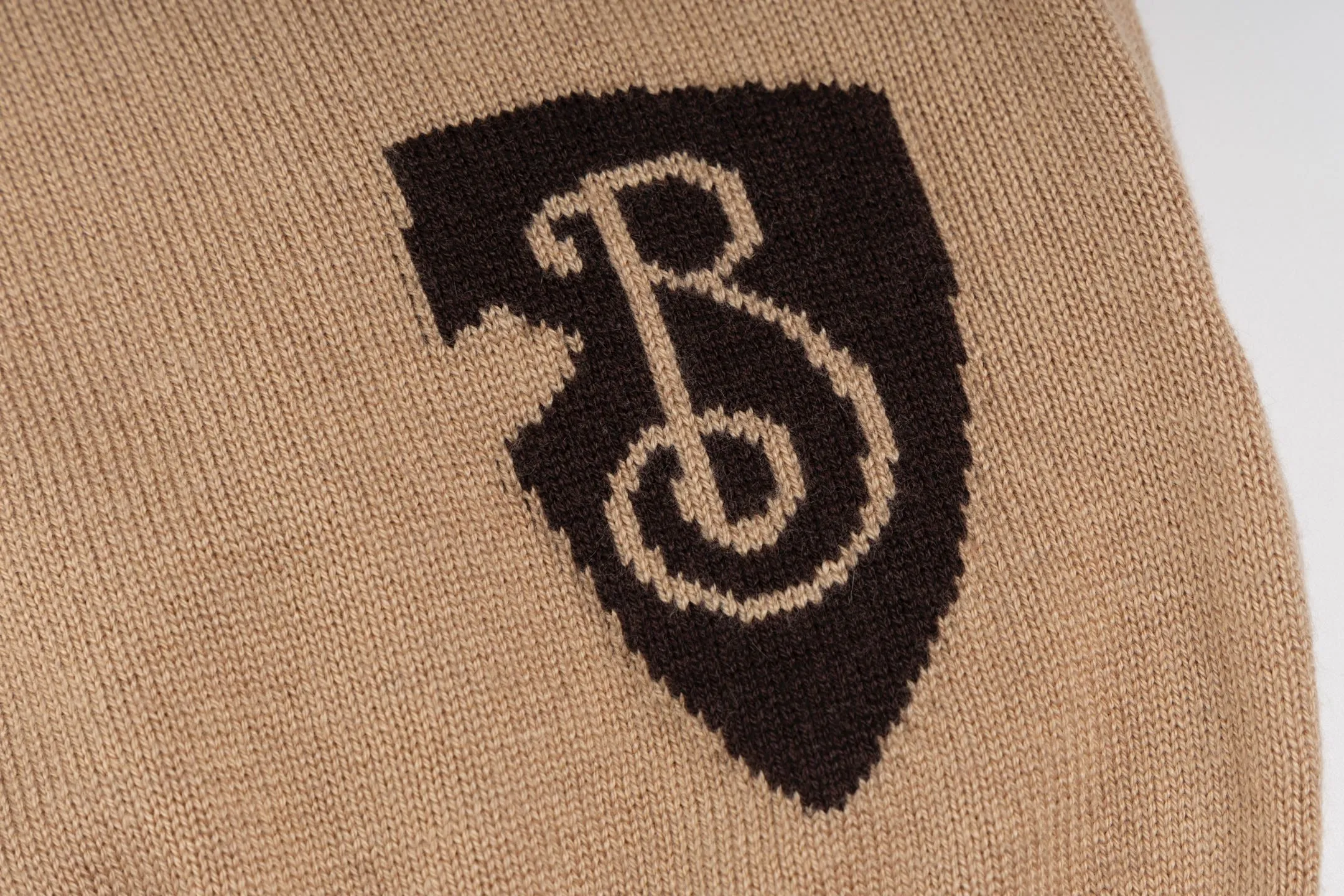 BBR （Khaki ） 11,294 ， ， B 。 ， Classic ， ， 。 ， Burberry ， 。 ， 。 ， ， 。 ， ， ， 。 Size:S/M/L